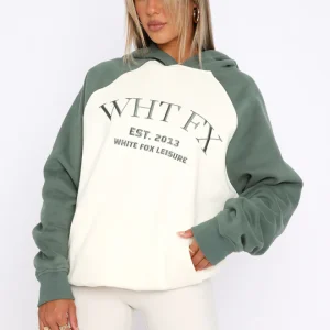 https://whitefoxcloth.shop/caught-up-on-it-oversized-hoodie-cream/